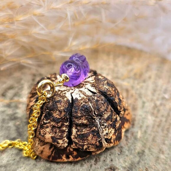 Nature Amethyst Rabbit Charm Necklace - Picture 8 of 10